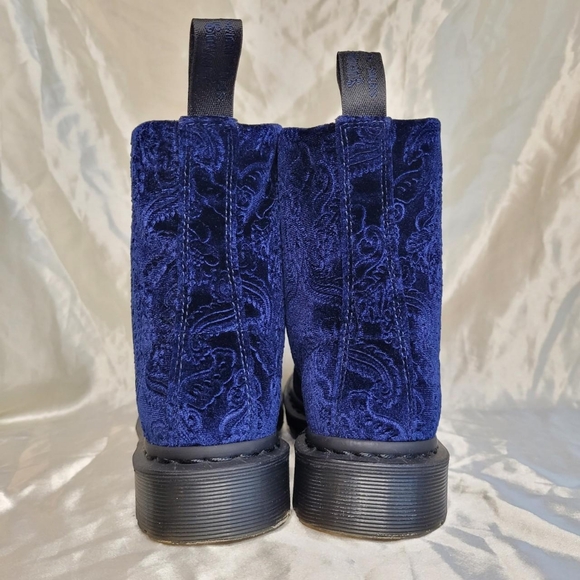 Dr. Martens 1460 Brocade Velvet boots in Blue - Picture 4 of 7